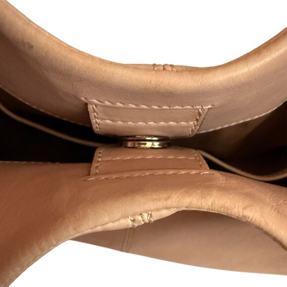 Tod's CS24 Beige Tote Bag - Picture 11 of 16